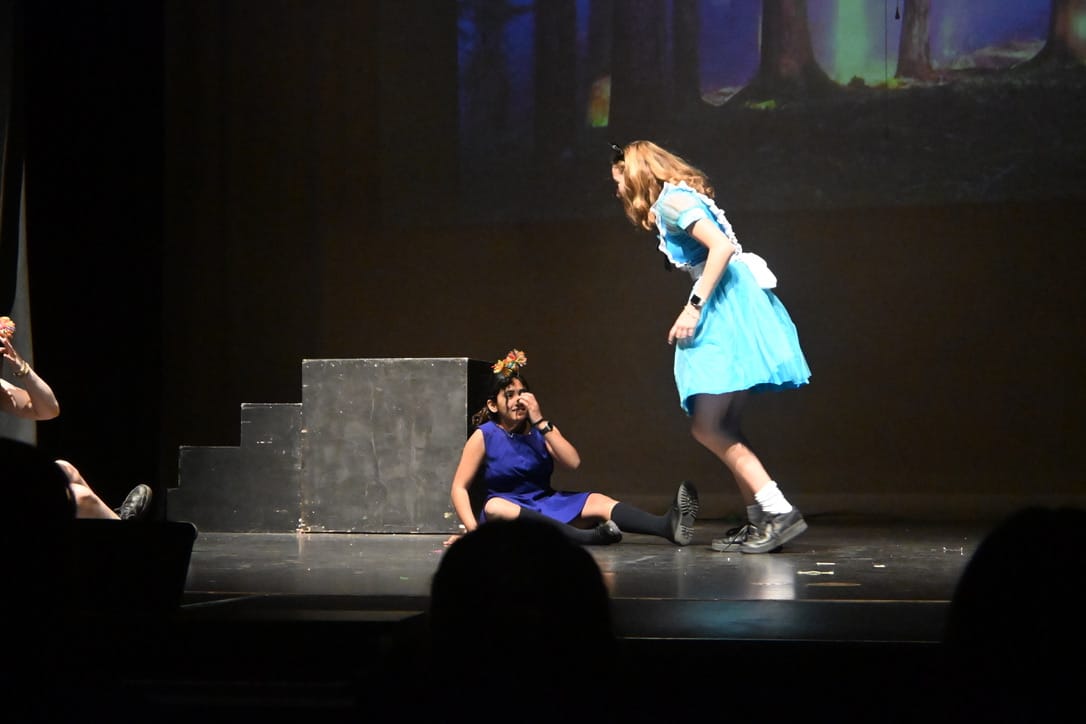 Alice in Wonderland production moment 6